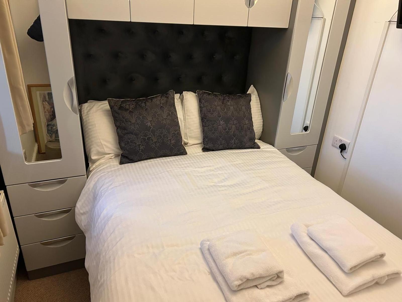 Harbour Penthouse Whitby公寓 外观 照片